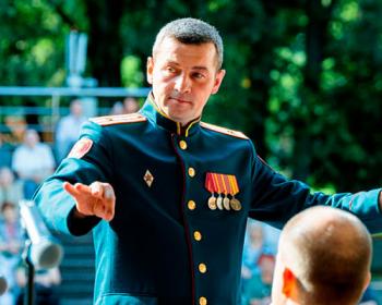 Ретро-вечеринка от военных музыкантов: хиты 40-70-х в современном исполнении